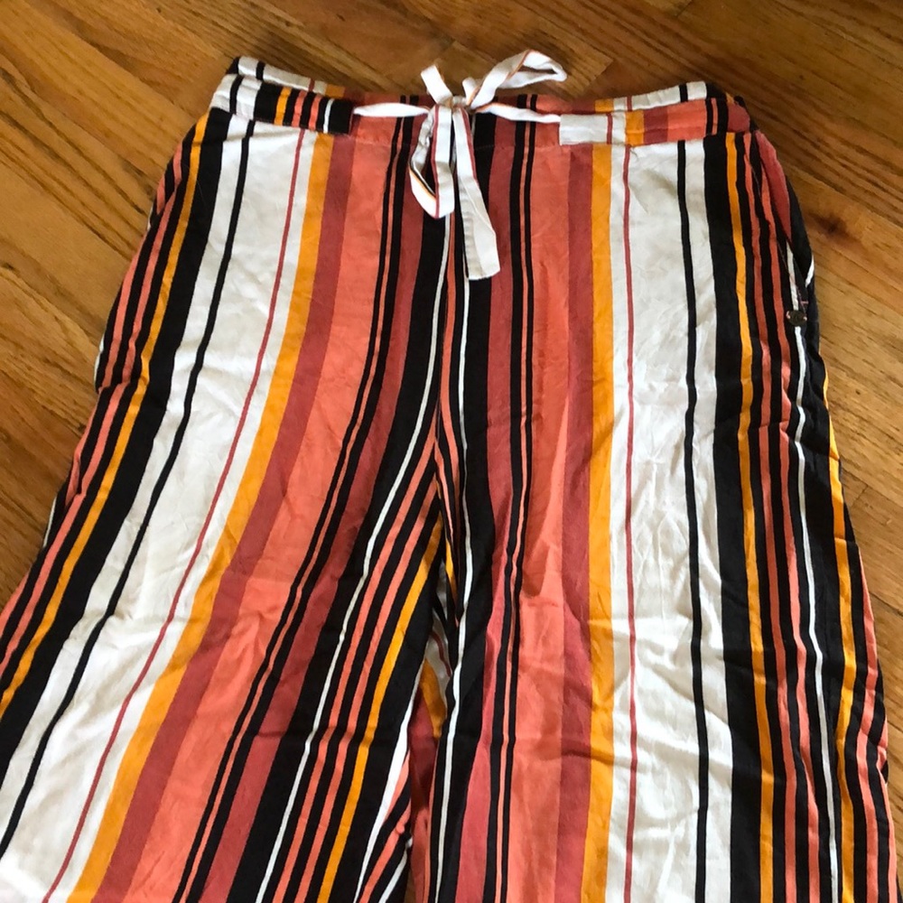 Volcom cotton cropped pants